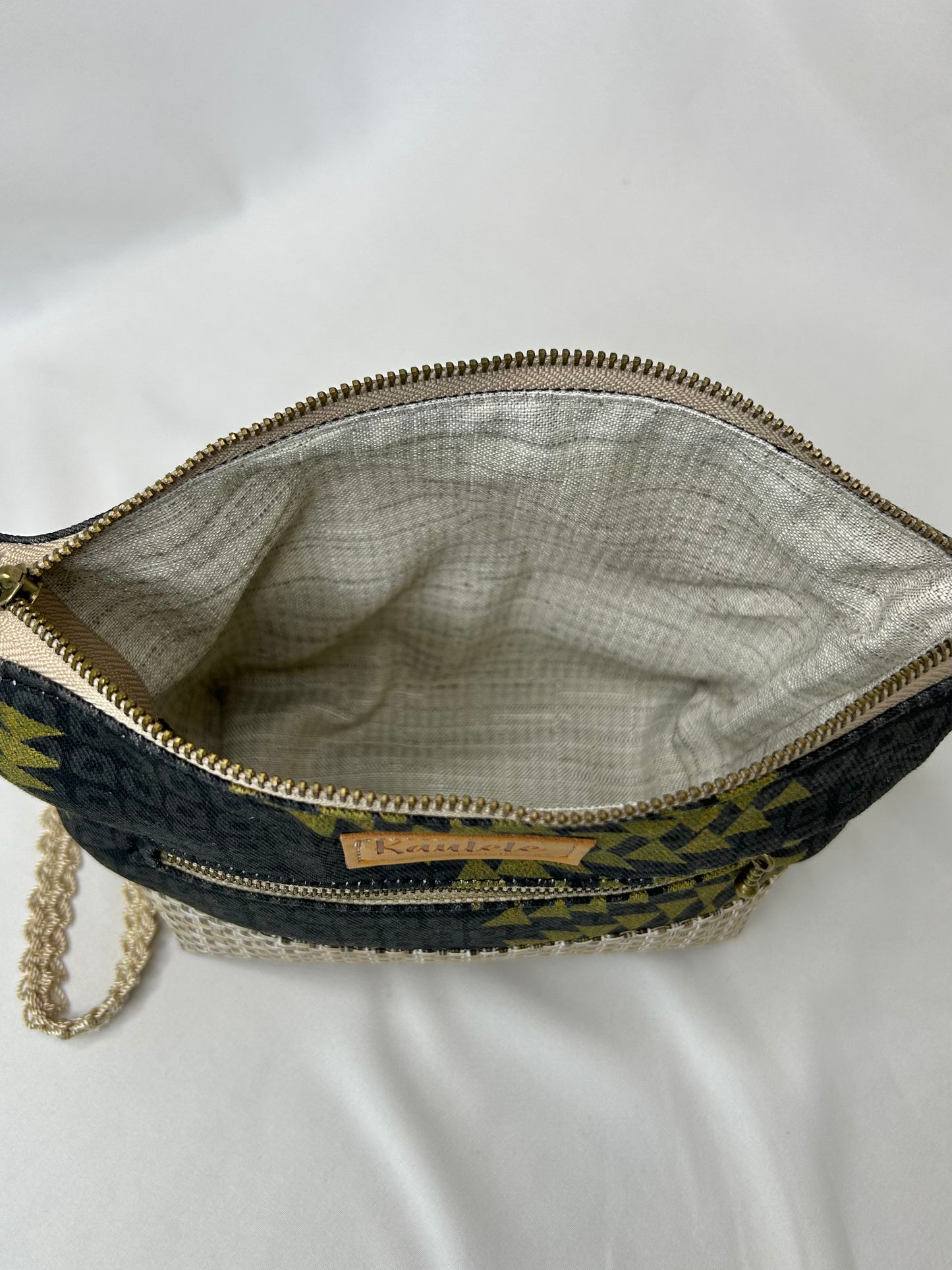 Kaulana Clutch