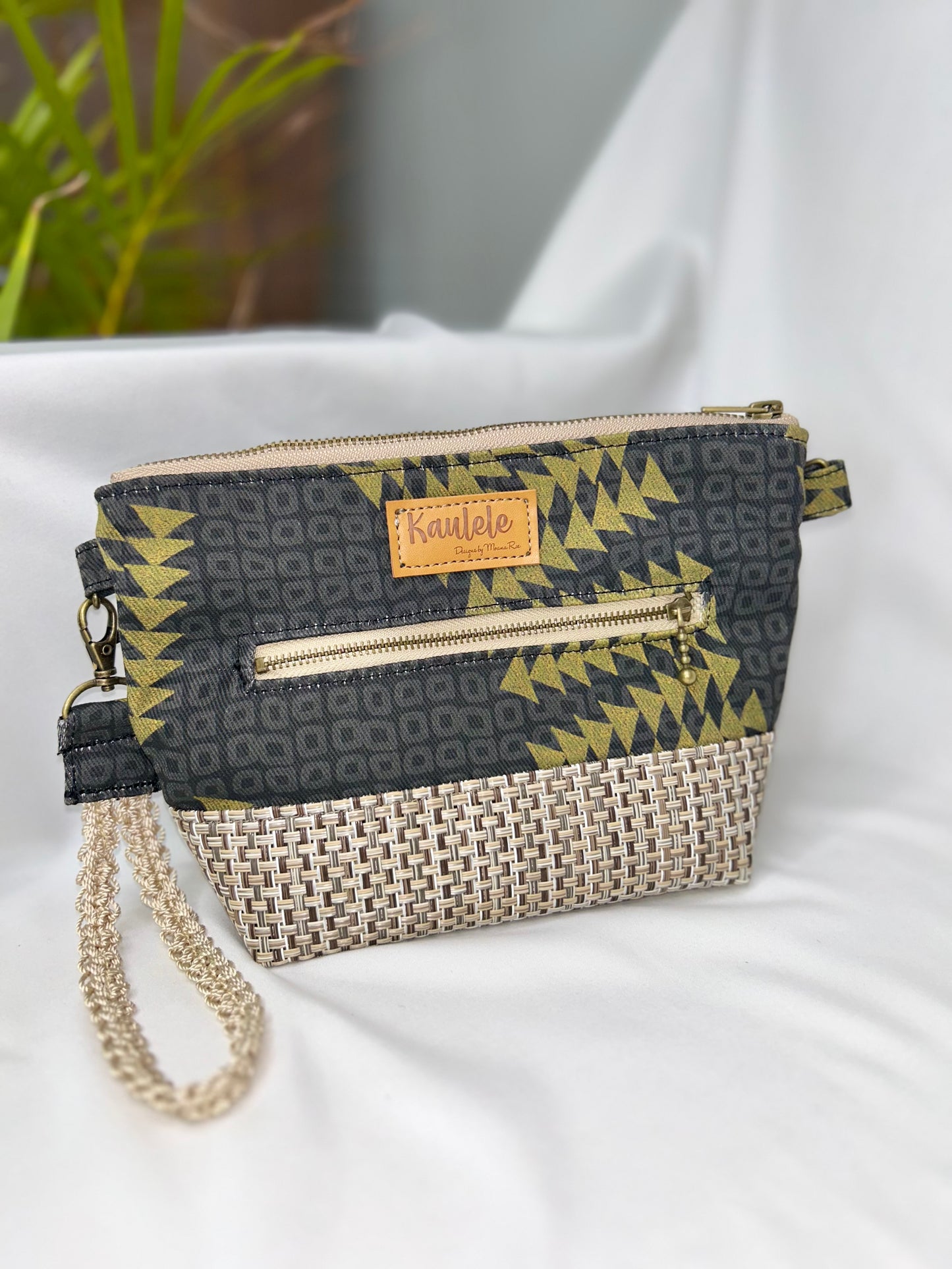 Kaulana Clutch
