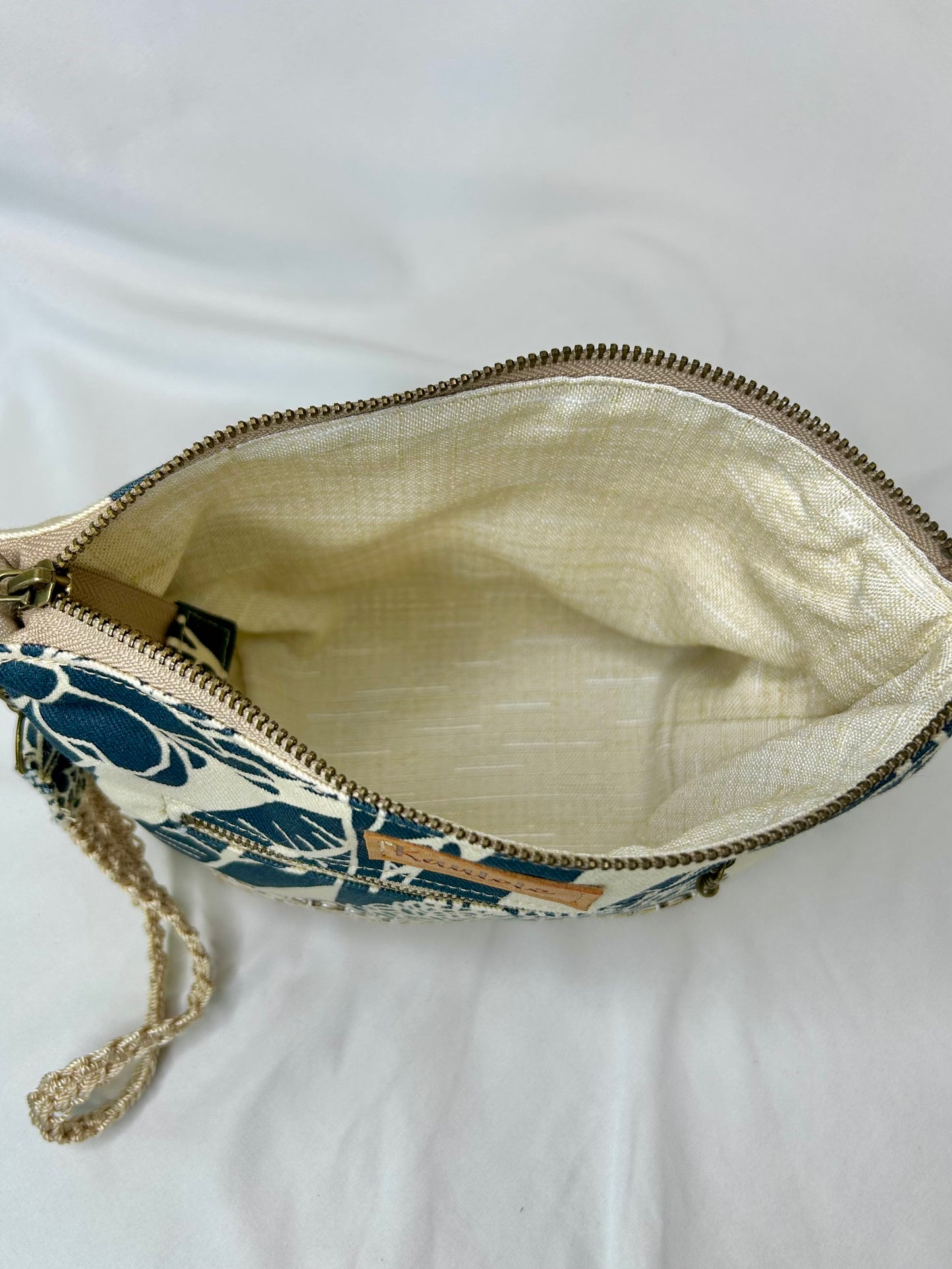 Kaulana Clutch