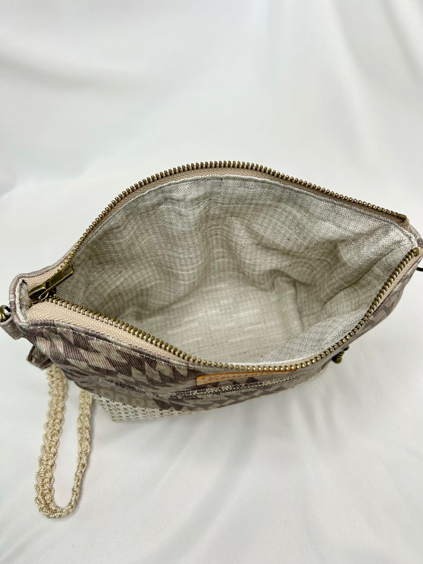 Kaulana Clutch