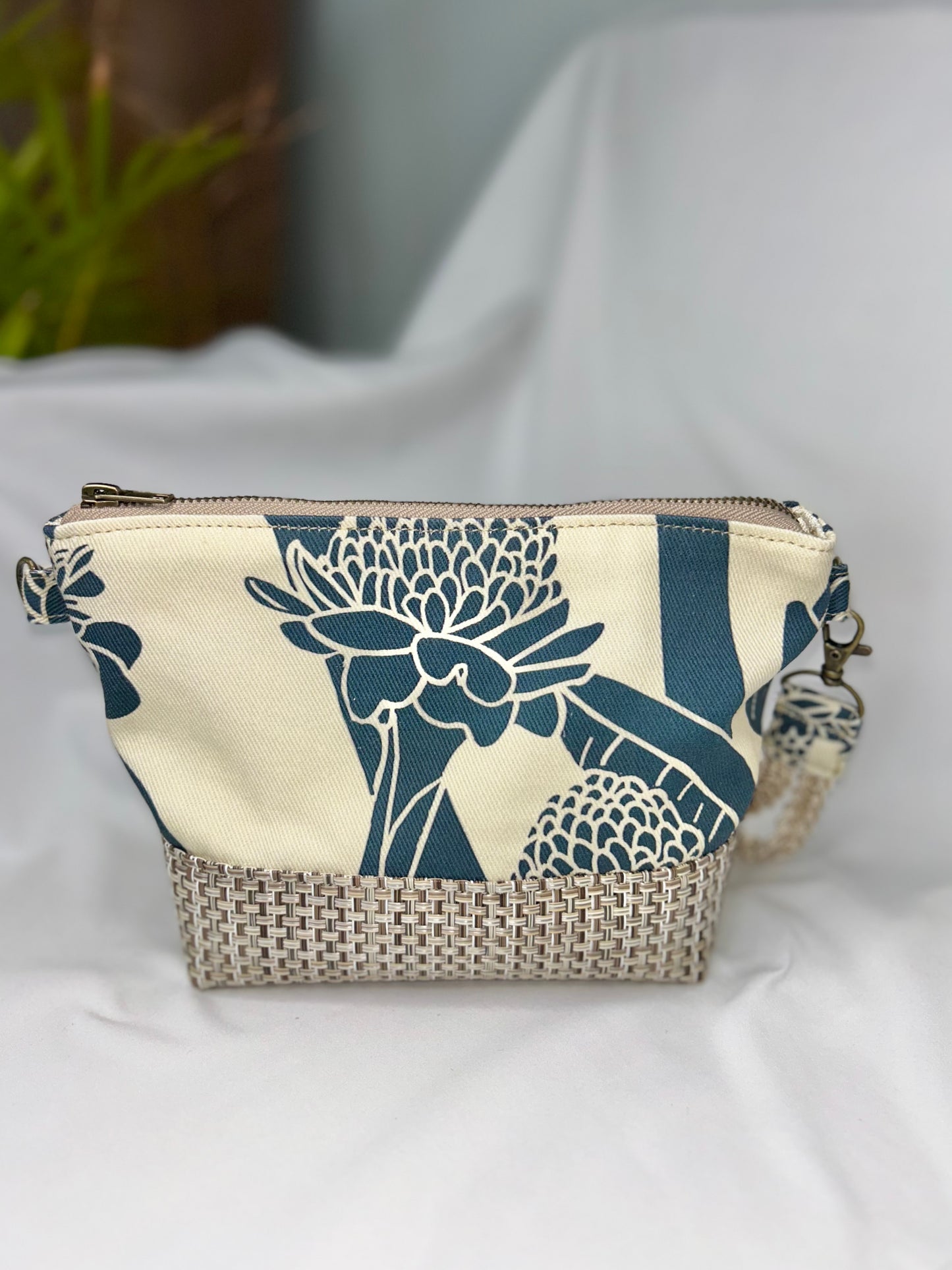 Kaulana Clutch