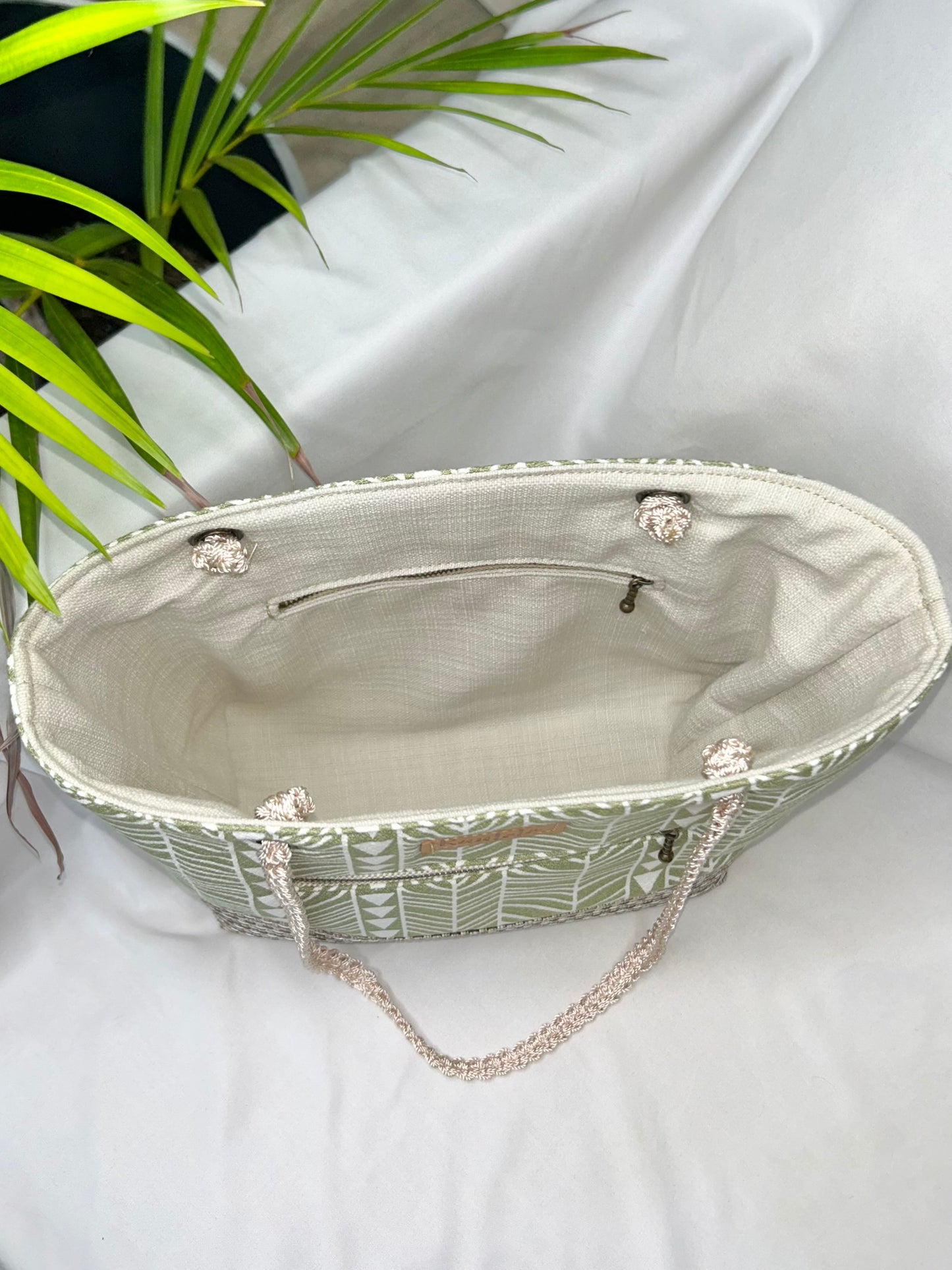 Kaulana Small Tote